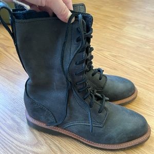 Carlita Dr. Martens boots, size 6, black, perfect condition